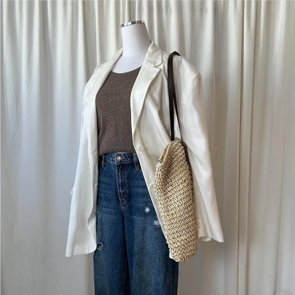 Monki Oversized Blazer in White. - Picture 3 of 8